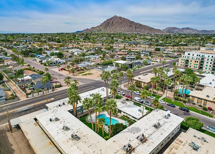 Old Town Retreat W/ Pool Access! Holiday home Scottsdale