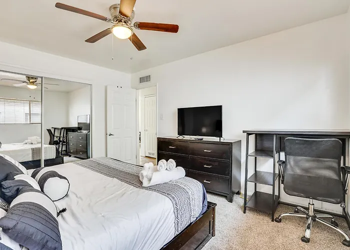 Old Town Retreat W/ Pool Access! *