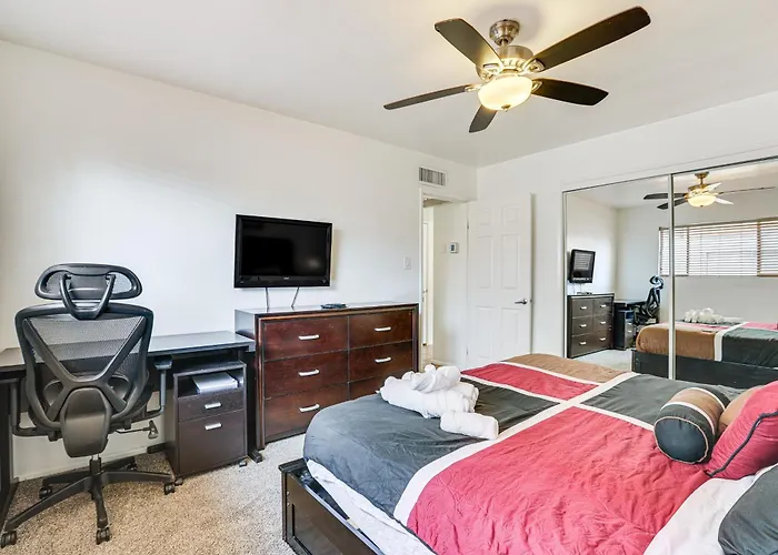 Old Town Retreat W/ Pool Access! * Scottsdale
