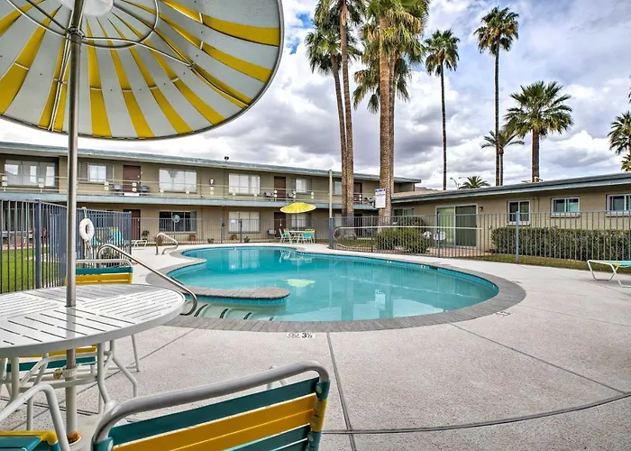 Old Town Retreat W/ Pool Access! Holiday home